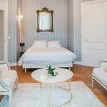 Chateau Du Landin Bed & Breakfast