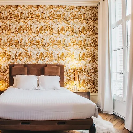 Chateau Du Landin Bed & Breakfast