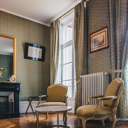 Chateau Du Landin Bed & Breakfast