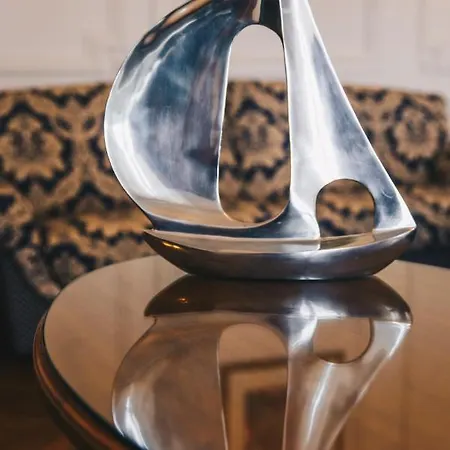 Chateau Du Landin Bed & Breakfast