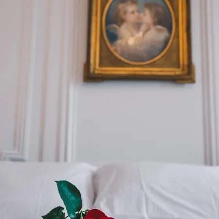 Chateau Du Landin Bed & Breakfast