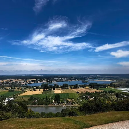Bed & Breakfast Chateau Du Landin 4*