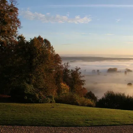 Bed & Breakfast Chateau Du Landin 4*