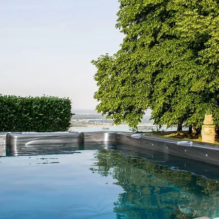 Chateau Du Landin Bed & Breakfast Le Landin