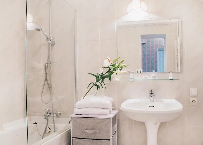 Chateau Du Landin לינה וארוחת בוקר Le Landin