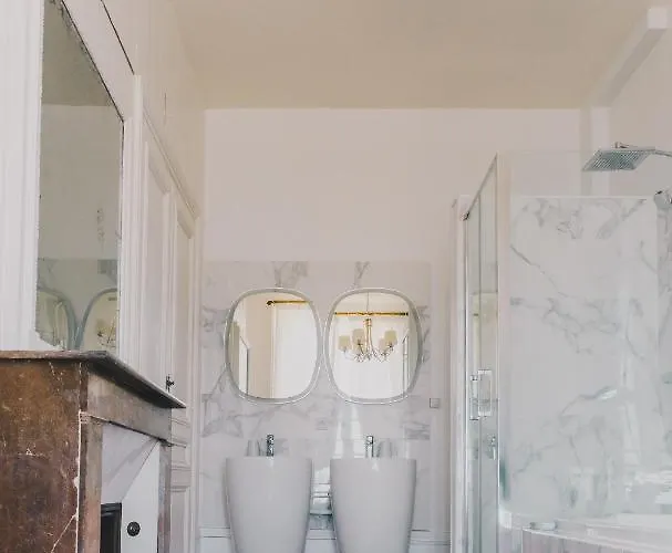 לינה וארוחת בוקר Chateau Du Landin Le Landin